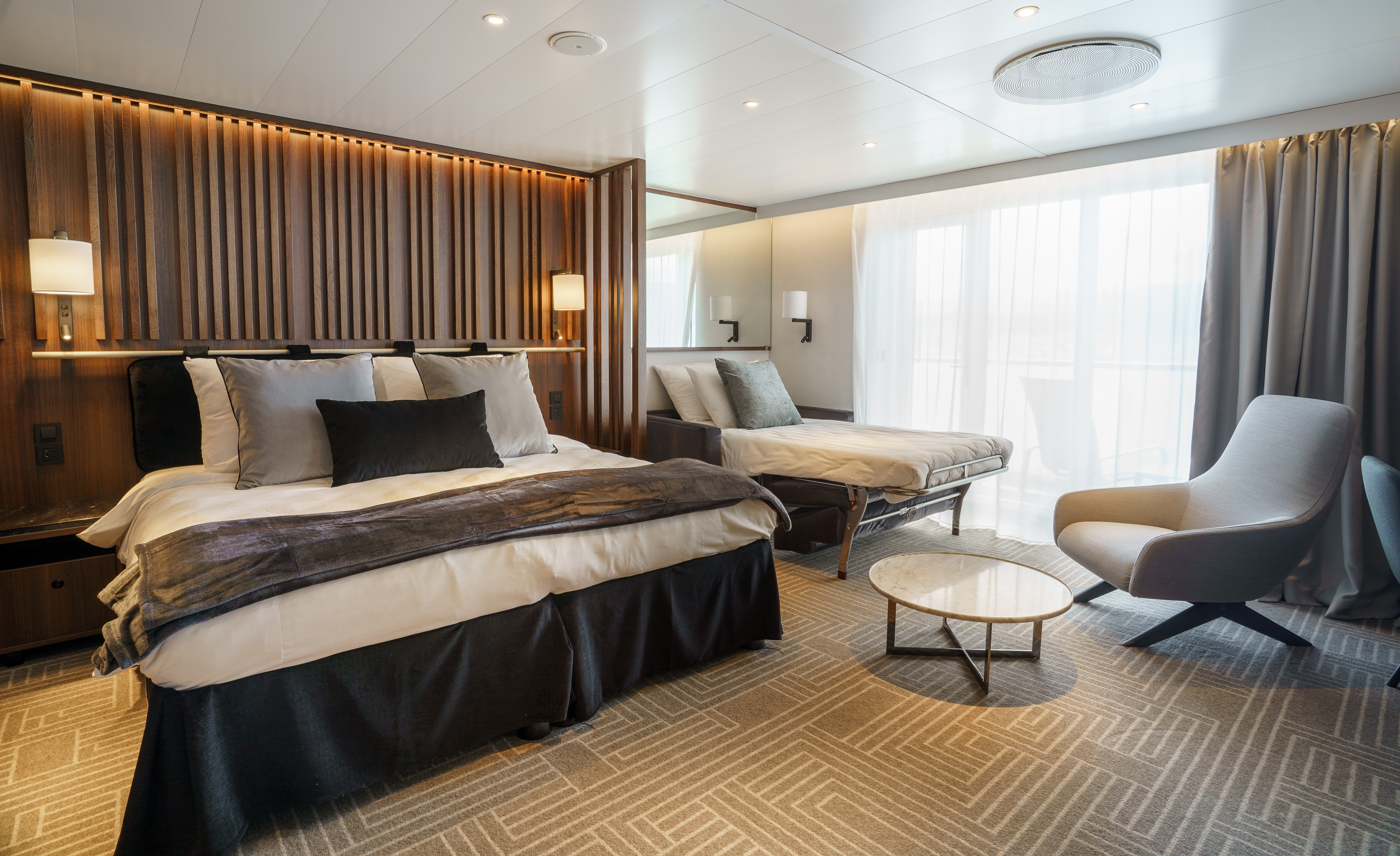 Deluxe Balcony Suite